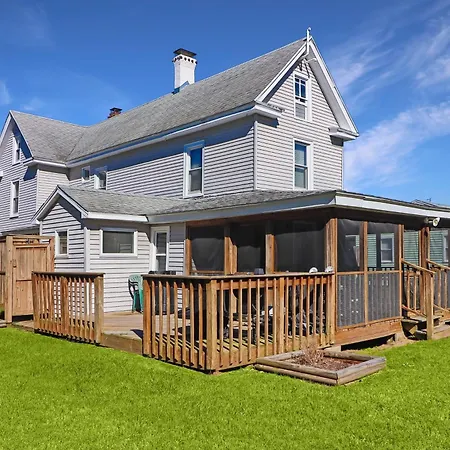 Blue Point - Pet Friendly With Outdoor Shower!